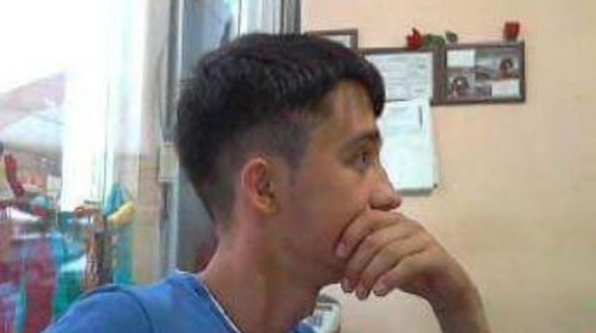 Bı&ccedil;aklı Saldırgan Babayı &Ouml;ld&uuml;rd&uuml;, Oğlunu Yaraladı