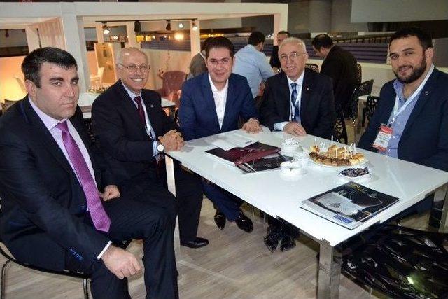 Kayseri Ticaret Odası Başkanı Hi&ccedil;yılmaz, Mobilya Fuarı&rsquo;nı Ziyaret Etti 3