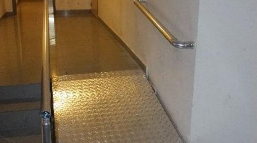 Ak&ccedil;akoca Belediyesi Engelli Tuvaletinde Sorun Kalmadı