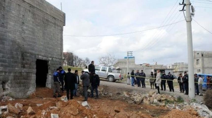 Erkek Cesedinin Arandığı Evde &Ccedil;alışmalar Durduruldu