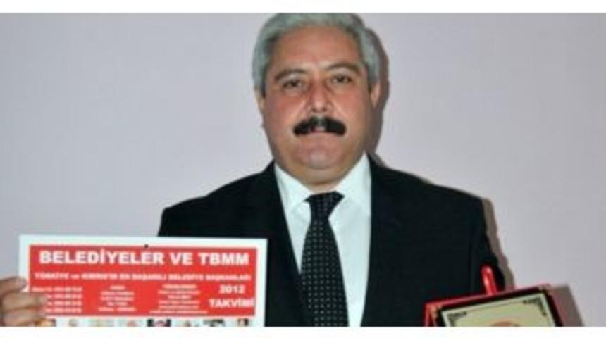 Cezaevinden &Ccedil;ıkan Eski Başkan Konvoyla Evine D&ouml;nd&uuml;