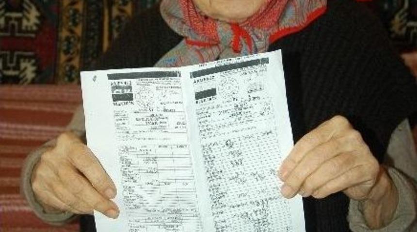 Yaşlı Kadından Y&uuml;ksek Elektrik Faturasına Tepki