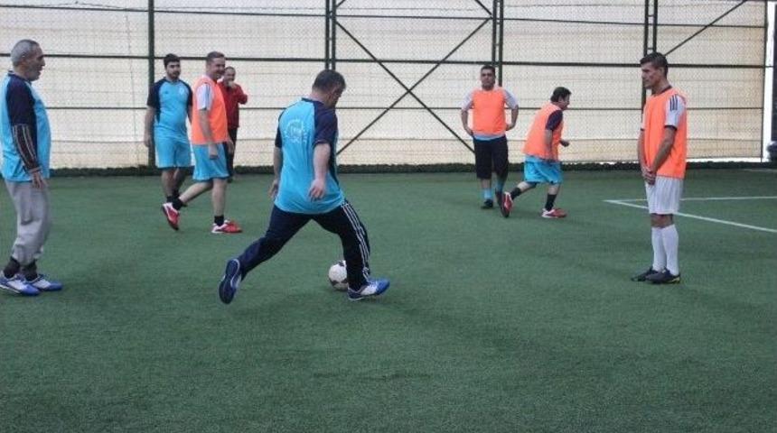 Trsm Hastaları Hastane Y&ouml;neticileriyle Halı Saha Ma&ccedil;ında Buluştu