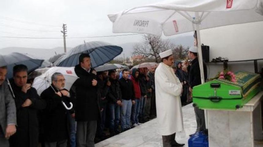 Annesini &Ouml;ld&uuml;ren Liseli Sokakta 'beni Idam Edin' Diye Bağırdı