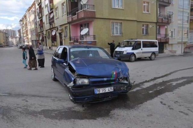Karaman'da 2 Otomobil Çarpıştı: 2'si Hamile 6 Kişi Yaralandı.