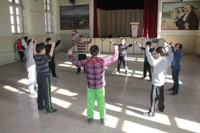 Kastamonu Belediyesi, Halk Oyunları Ekibi Kurdu