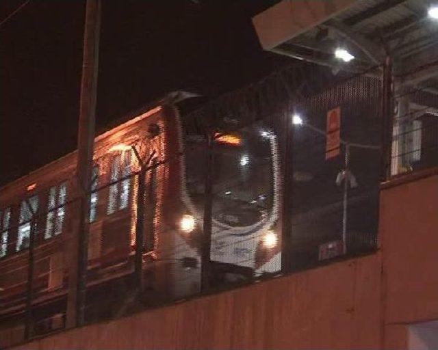 Marmaray'da Arıza Nedeniyle Seferler 15 Dakika Durdu