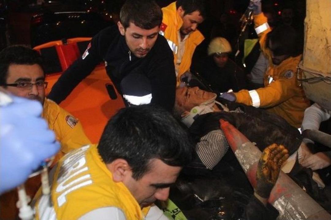 E-5 Karayolu&rsquo;nda Feci Kaza: 2 &Ouml;l&uuml;, 2 Yaralı