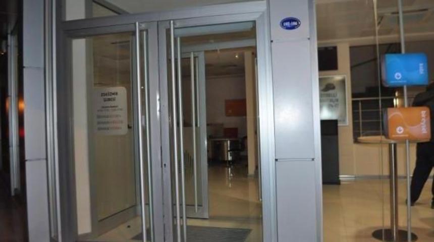 Levye Ile Banka Soyma Girişimi Alarma Takıldı