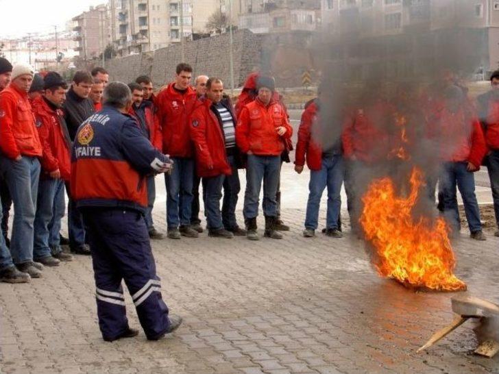 Nevşehir Belediyesi İtfaiyesi Geçen Yıl 93 Yangına Müdahale Etti