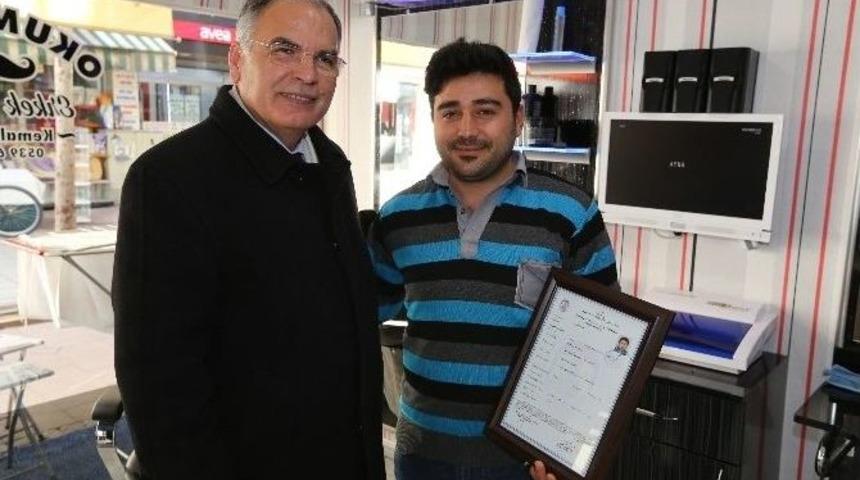 Sel&ccedil;uk&rsquo;ta Esnafın Ruhsat Şaşkınlığı