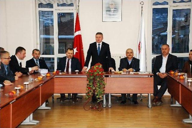 Ak Parti İl Başkanı Metin Çelik Tosya’yı Ziyaret Etti