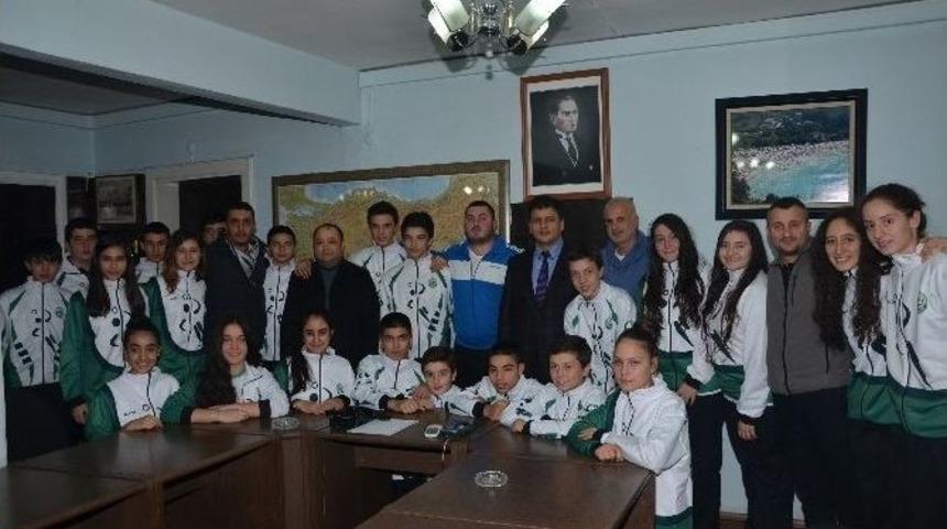 Hentbol Şampiyonu &lsquo;kozlu&rsquo; Oldu