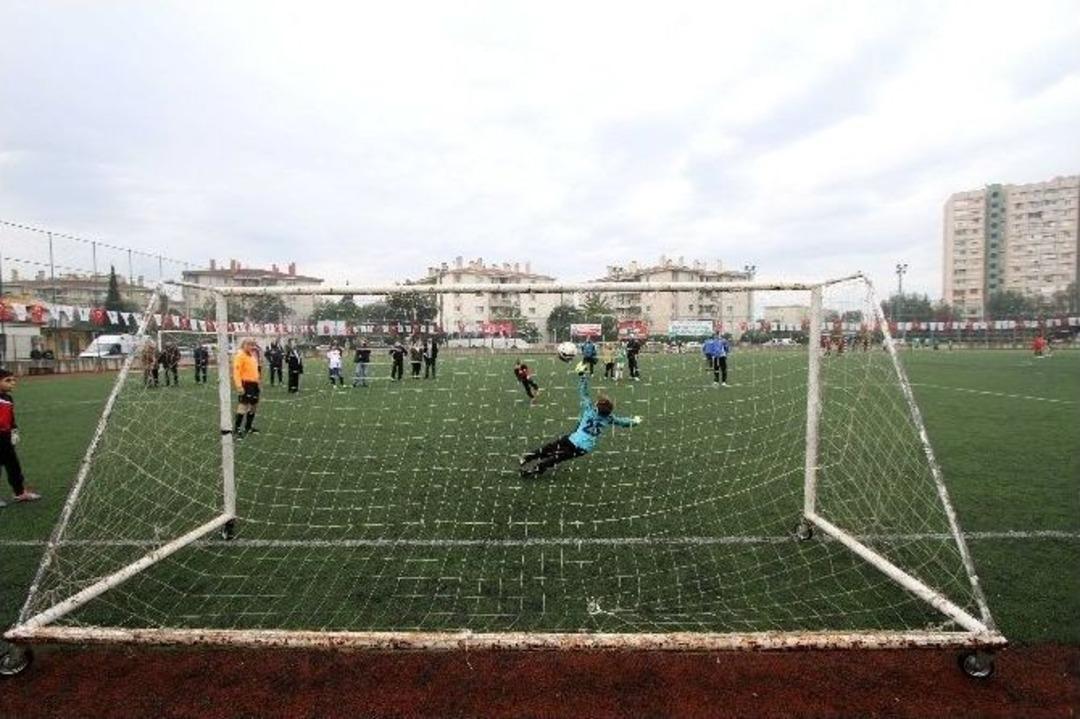 Amat&ouml;r Spor Kul&uuml;pleri Karşıyaka&rsquo;da Yarıştı