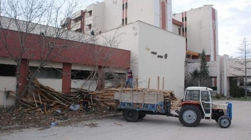 B&uuml;y&uuml;k Tokat Oteli&rsquo;nde Yıkım &Ccedil;alışması Başladı