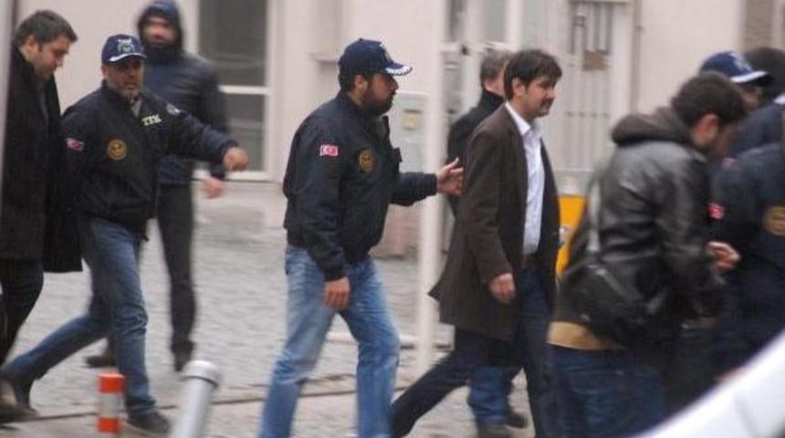 İzmir'deki Yasadışı Dinleme Operasyonunda 14 Kişinin Ifade Işlemleri S&uuml;r&uuml;yor