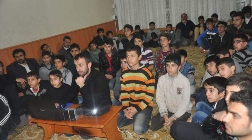 Kahta Bilgi Evi&rsquo;nde Bilin&ccedil;li İnternet Kullanımı Anlatıldı