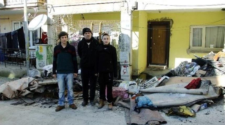 Evleri Yanan Aile Sokakta Kaldı
