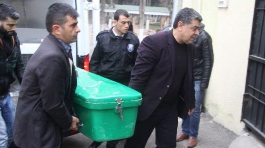 Mısır Yığını Altında Kalan İş&ccedil;i Hayatını Kaybetti