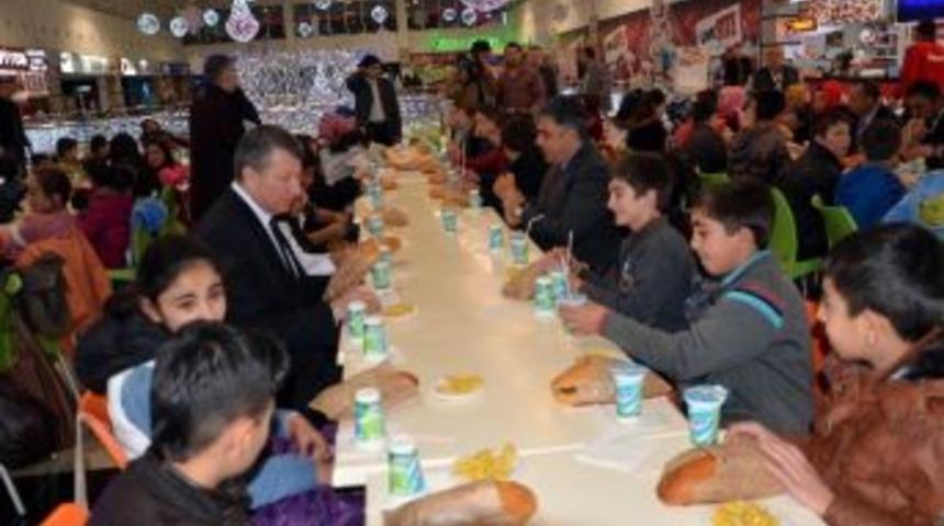 Ereğli&rsquo;de &Ouml;ğrencilerin Sinema Keyfi S&uuml;r&uuml;yor