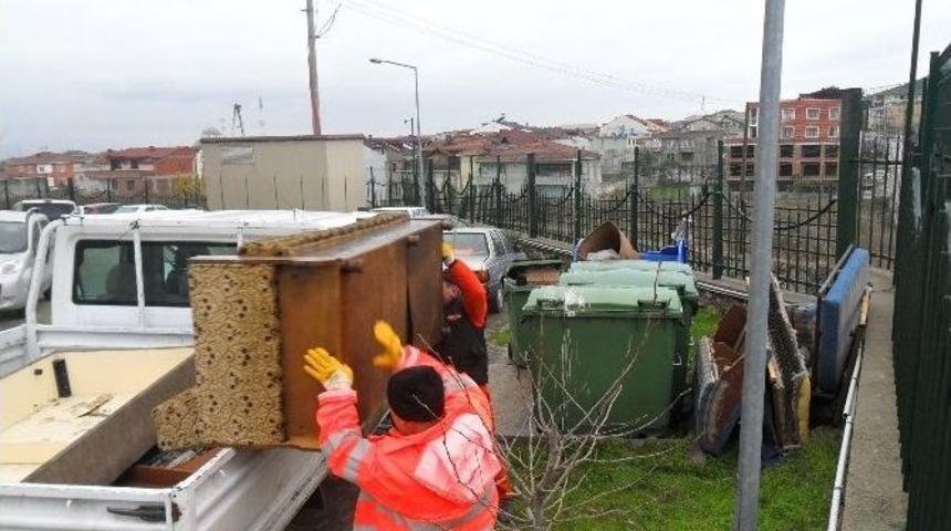K&ouml;rfez Belediyesi Ekipleri Durmaksızın &Ccedil;alışıyor