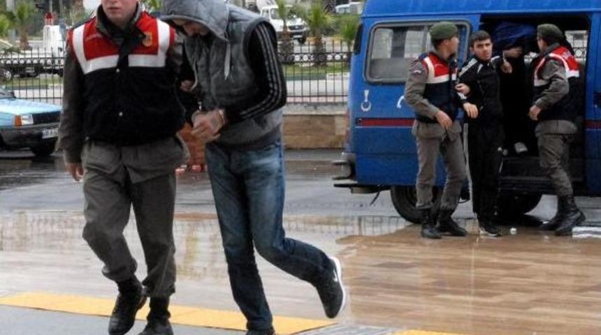 Antalya'da Hırsızlık Operasyonu: 4 G&ouml;zaltı