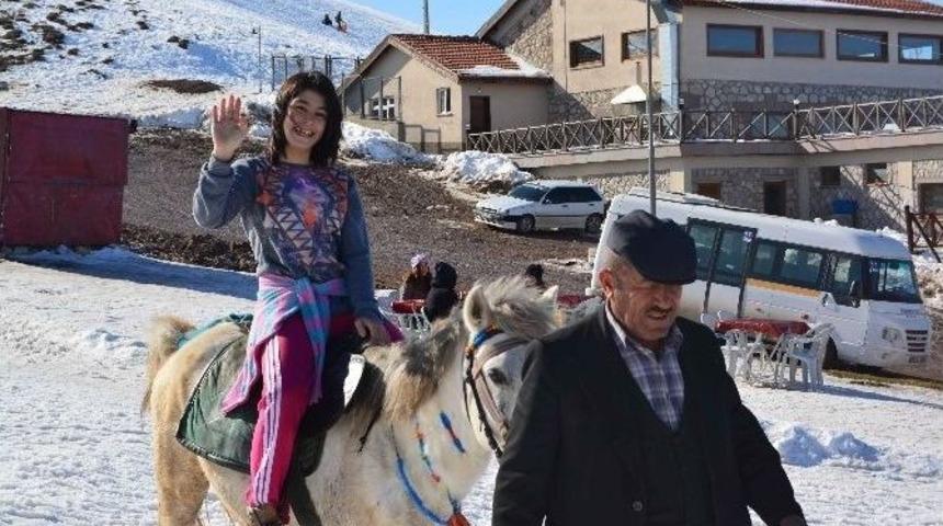 Pursaklar Kayağın Keyfini &Ccedil;ıkarttı