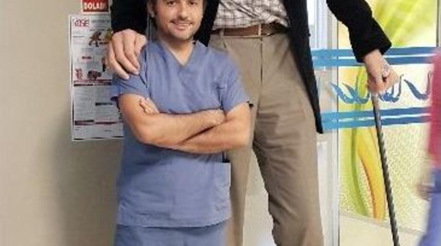 D&uuml;nyanın En Uzun Adamlarından &rsquo;sultan K&ouml;sen&rsquo; Hayaline Kavuştu