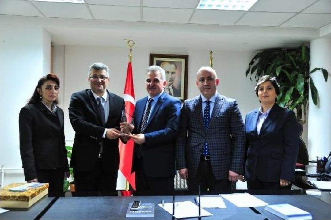 Rekt&ouml;r Elmas&rsquo;a Hayırlı Olsun Ziyaretleri Devam Ediyor