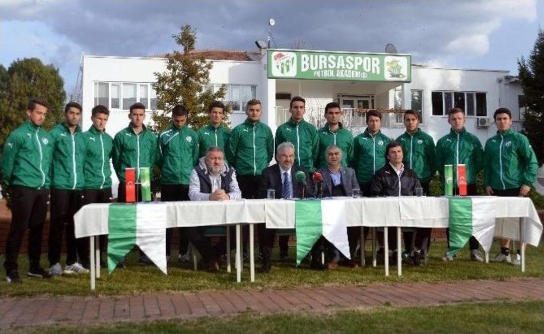 Gen&ccedil; Timsahlar Profesyonelliğe Adım Attı