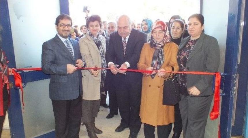 Serik&rsquo;li Ev Hanımlarından El Sanatları Sergisi