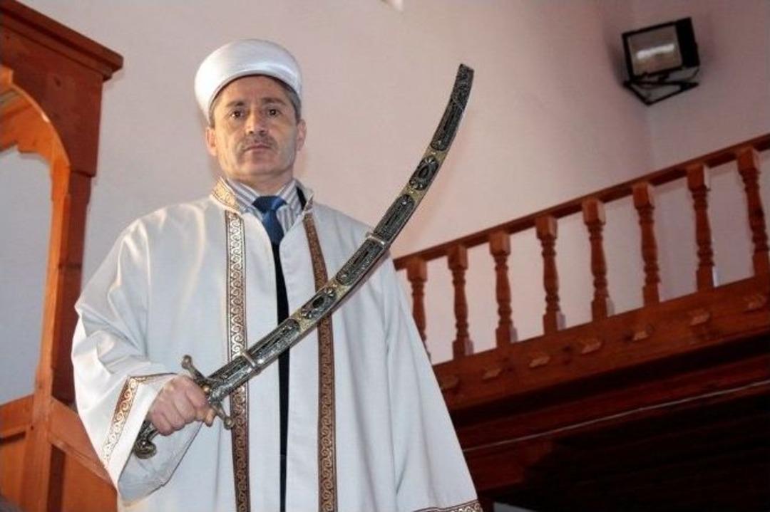 555 Yıldır Hutbe Kılı&ccedil;la Okunuyor