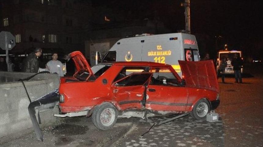 Tarsus&rsquo;ta Trafik Kazasında 4 Kişi Yaralandı