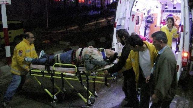 Tarsus’ta Trafik Kazasında 4 Kişi Yaralandı