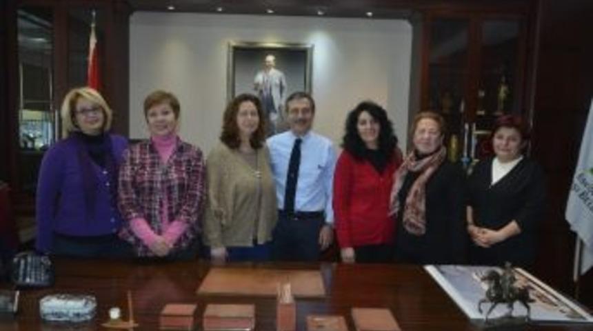 Başkan Ata&ccedil; Kadın &Uuml;reticilere &rsquo;sabit Ekolojik Pazar&rsquo; M&uuml;jdesi