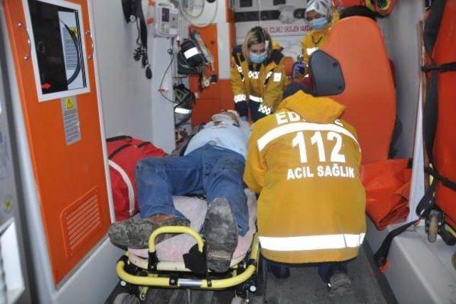 Yaralanan Sürücü, Ambulansta 'kaza Mı Yaptık?' Diye Sordu
