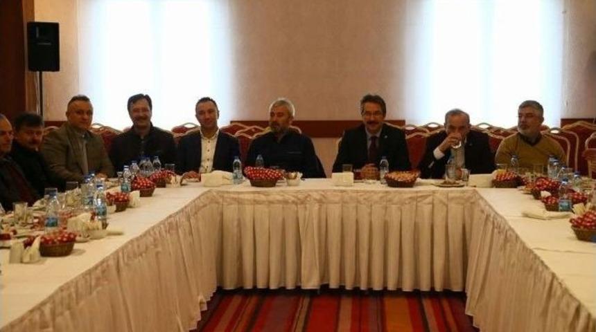 Ak Parti&rsquo;li &Uuml;nal, Stk&rsquo;larla Buluştu