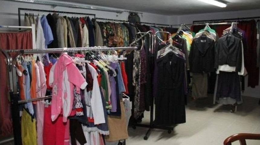 Buca&rsquo;da Eşya Ve Giyim Bankası Kuruldu