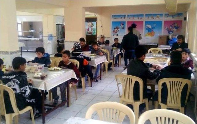 Anadolu Aile Derneği’nden 200 Öğrenciye Yarıyıl Kampı