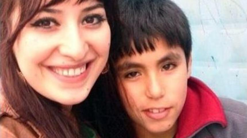 Eli &Ouml;p&uuml;lesi &Ouml;ğretmen