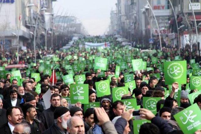 Erzurum'da 7 Bin Kişi 'peygambere Saygı Ve Zulme Lanet' Için Yürüdü