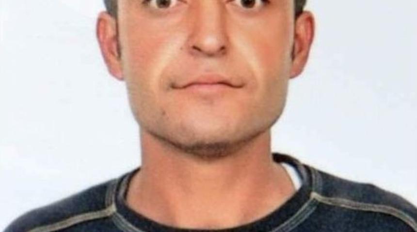 İki G&uuml;nd&uuml;r Aranan Şahıs Ağa&ccedil;ta Asılı Bulundu