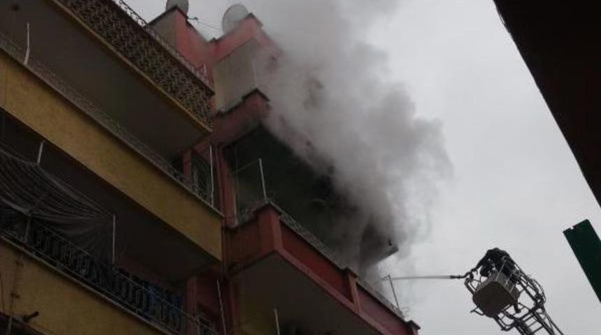 Yangında Mahsur Kalan Engelli &Ccedil;ocuk Kurtarıldı