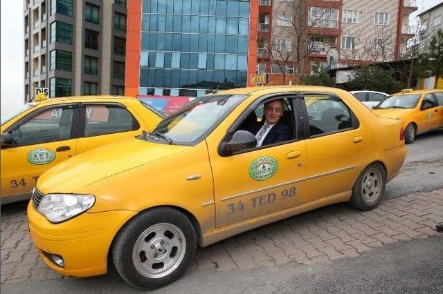 Başkan Aydın, Ziyaret Ettiği Taksi Durağında Direksiyona Geçti
