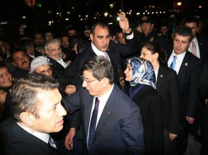 Başbakan Davutoğlu İzmir Valiliğini Ziyaret Etti G1