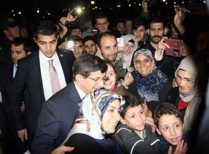 Başbakan Davutoğlu İzmir Valiliğini Ziyaret Etti G3