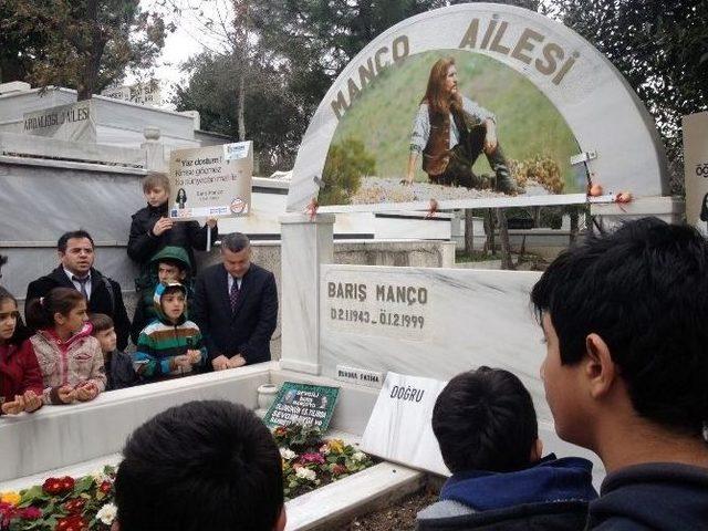 Üsküdarlı Çocukları Barış Manço’yu Mezarı Başında Andı
