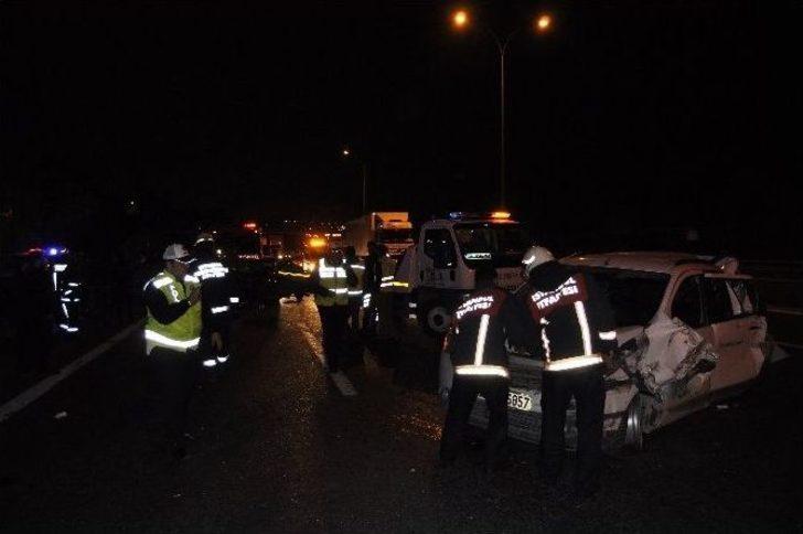 Kendisine Makas Atan Otomobile Çarptı: 3 Yaralı G4