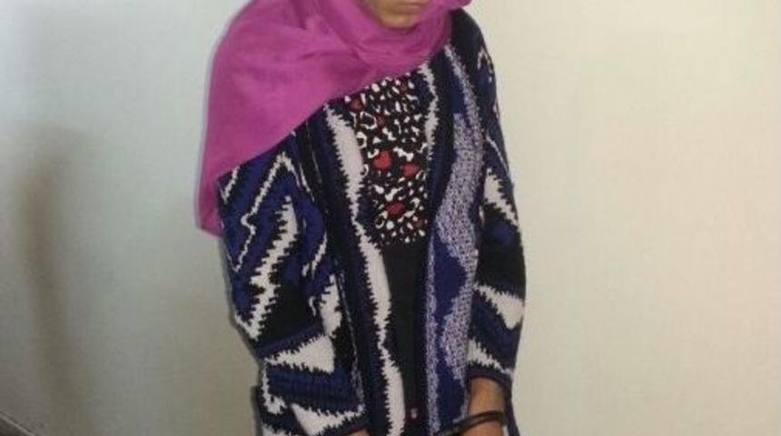 Kadın Kılığındaki Hırsızı &ldquo;ses Tonu&rdquo; Yakalattı