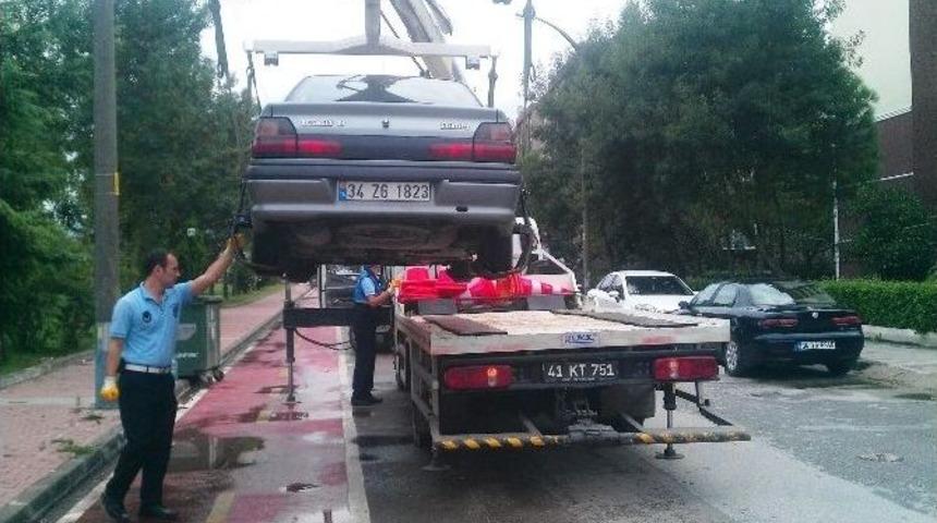 İzmit&rsquo;te Kaldırım İşgaline Ceza Yağdı